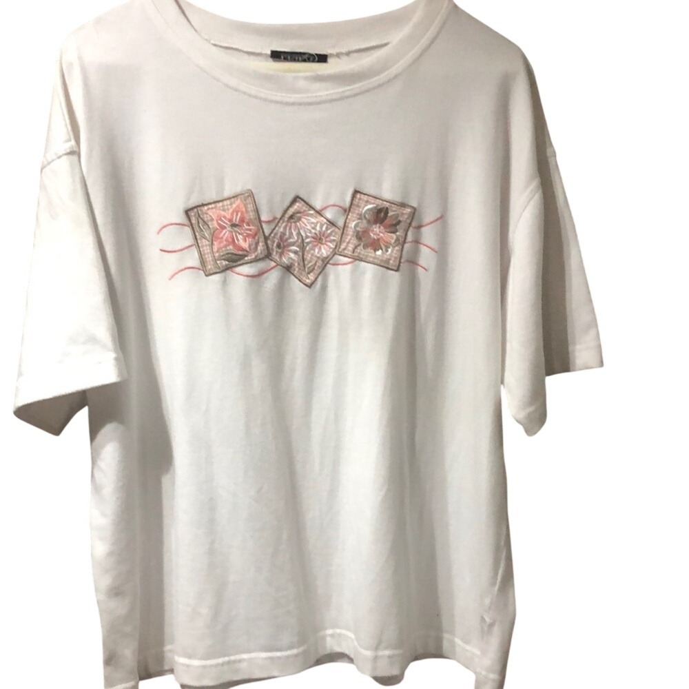 🛍Erika T-Shirt with peach and tan floral embroidery